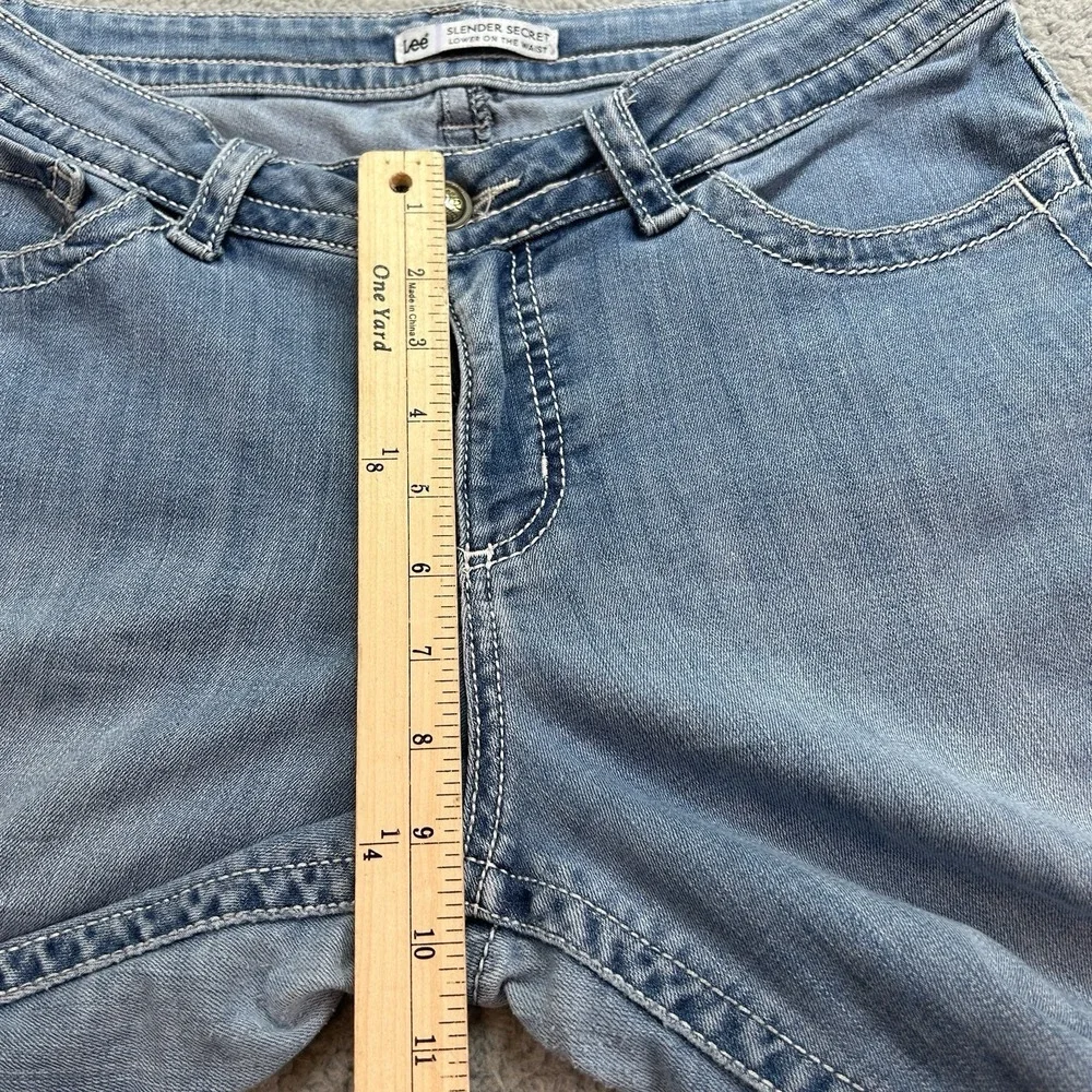 LEE Jeans Womens  12 Medium Blue‎ Slender Secret Embroidered Cropped Capri Denim